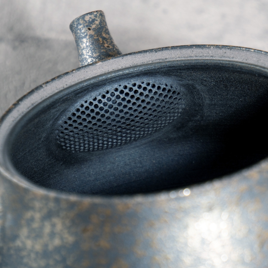 徳太] 13号炭化平形急須｜きみくらオンラインショップ