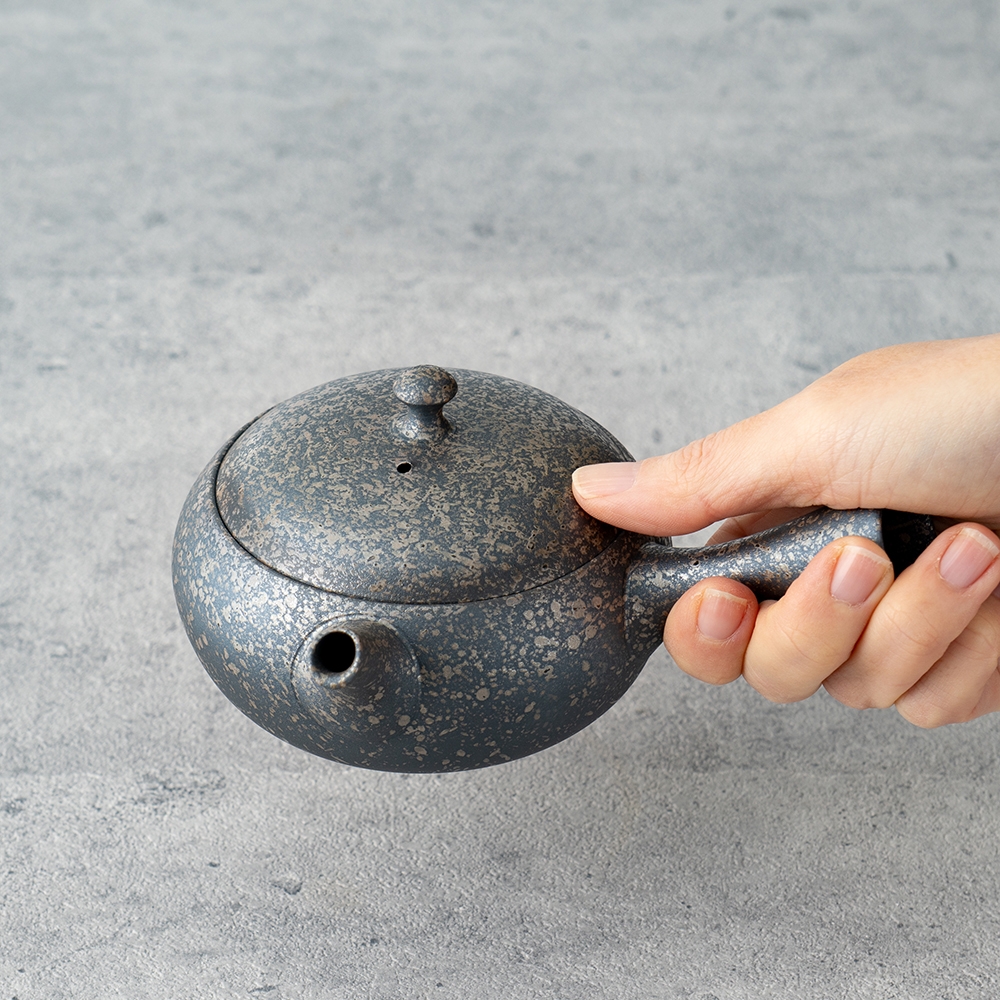 徳太] 灰釉急須 220cc｜きみくらオンラインショップ